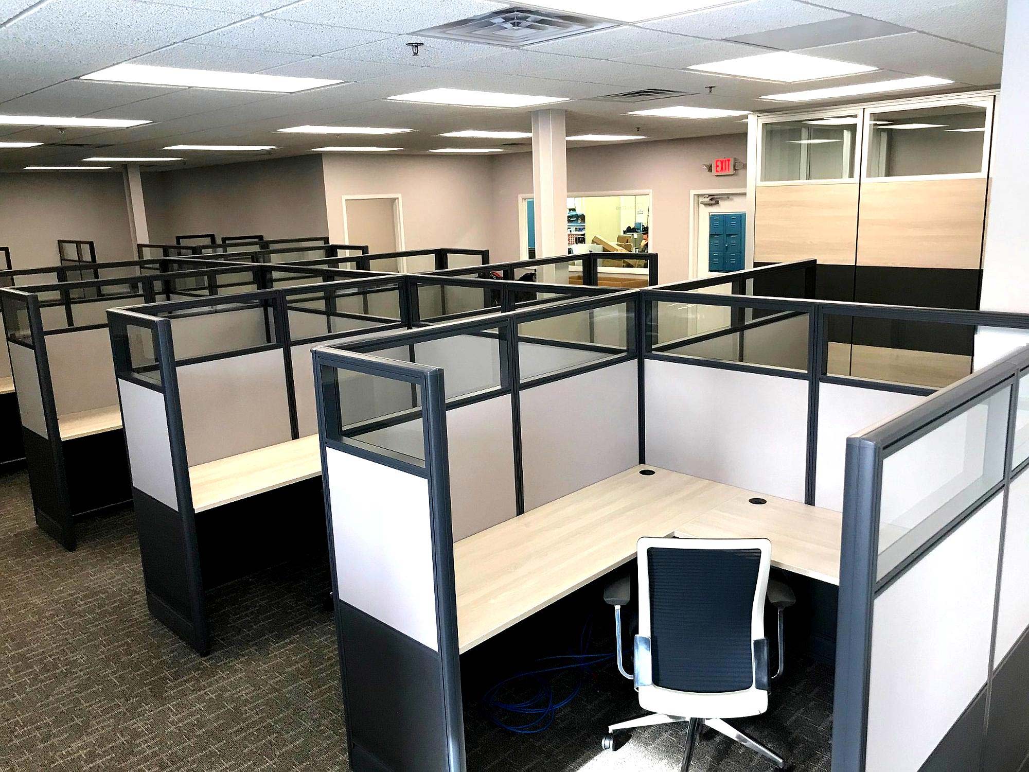 designer_emerald_cubicle_charcoal_and_gray_with_sea_salt_work-surface